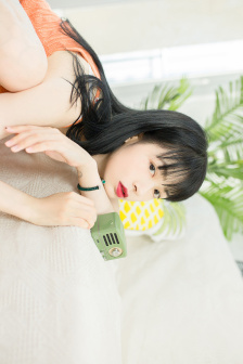 吃奶呻吟张开双腿做受在线播放
