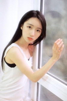 宝宝我们换个姿势在楼梯间里
